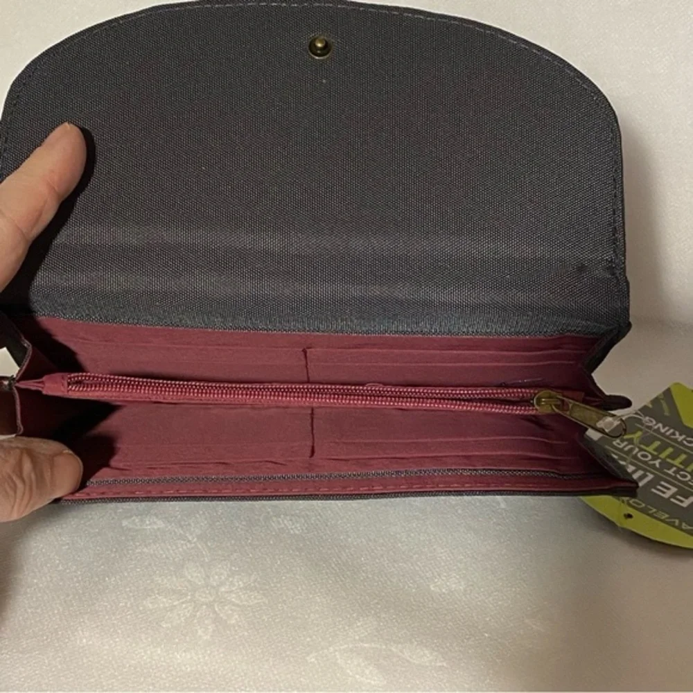 Travelon safe id